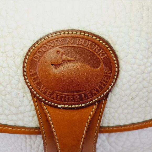 Vintage Dooney & Bourke Essex Pebbled Leather Flap Crossbody Purse Bag in Bone - Picture 14 of 16